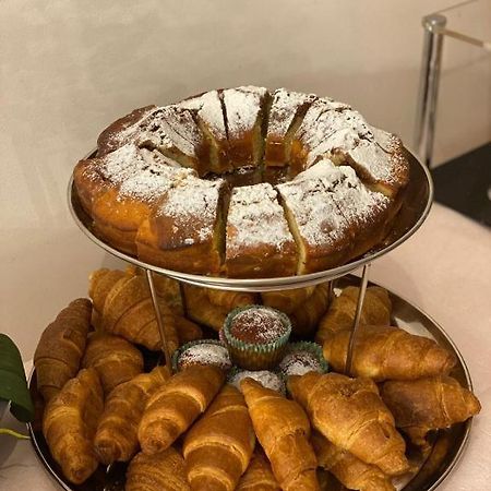 Crown Boutique Hotel Дуррес Экстерьер фото
