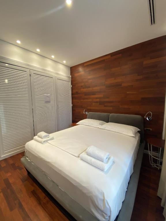 Crown Boutique Hotel Дуррес Экстерьер фото