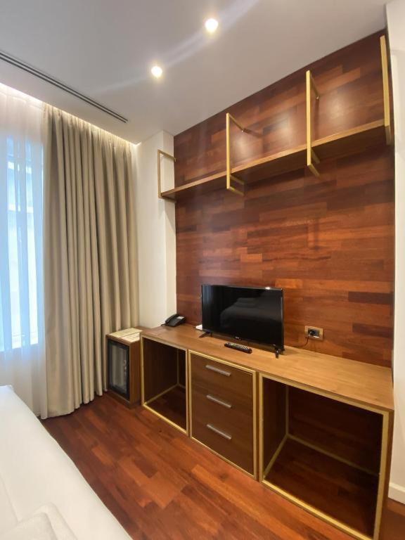 Crown Boutique Hotel Дуррес Экстерьер фото