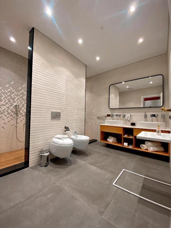 Crown Boutique Hotel Дуррес Экстерьер фото