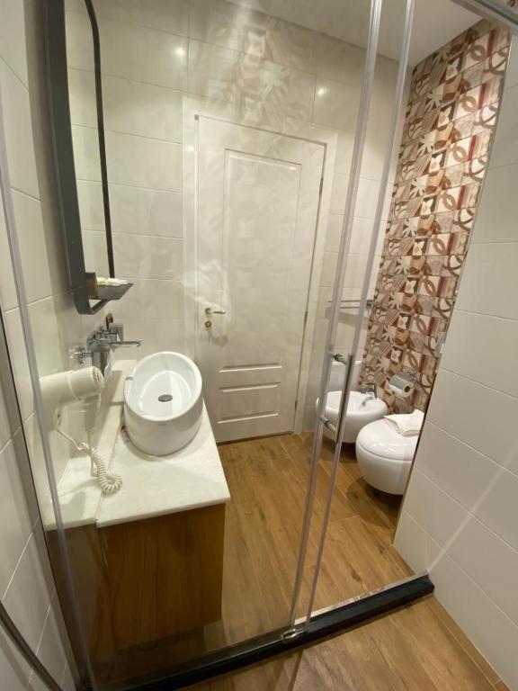 Crown Boutique Hotel Дуррес Экстерьер фото