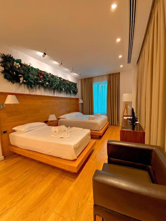 Crown Boutique Hotel Дуррес Экстерьер фото